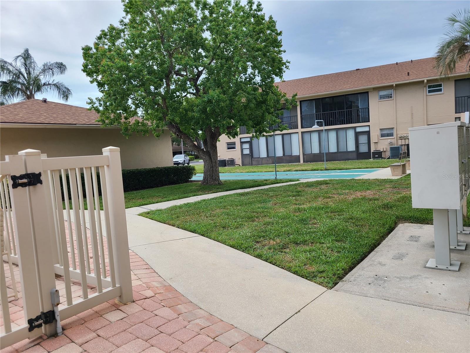 2763 WOODGATE LN #204