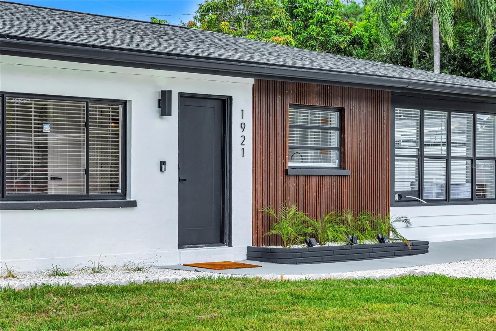 1921 FERN AVE