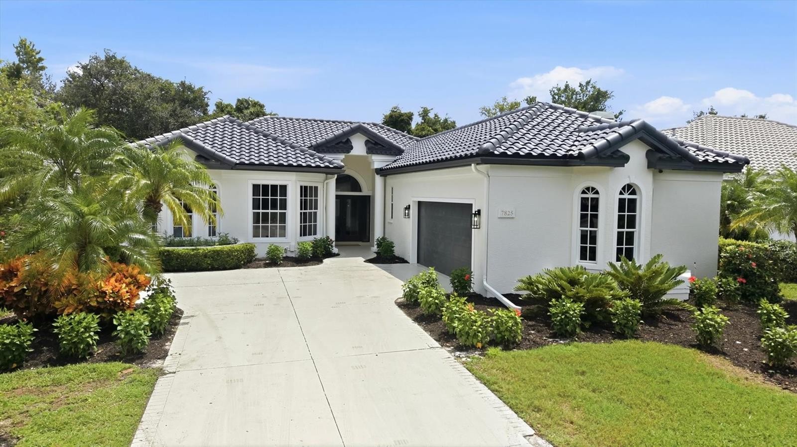 7825 WILTON CRESCENT CIR