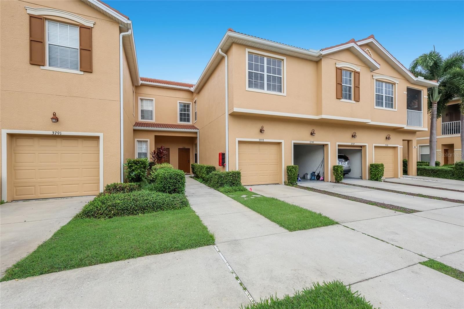 3793 PARKRIDGE CIR #3-105
