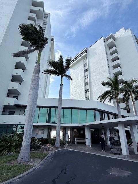 19 WHISPERING SANDS DR #106