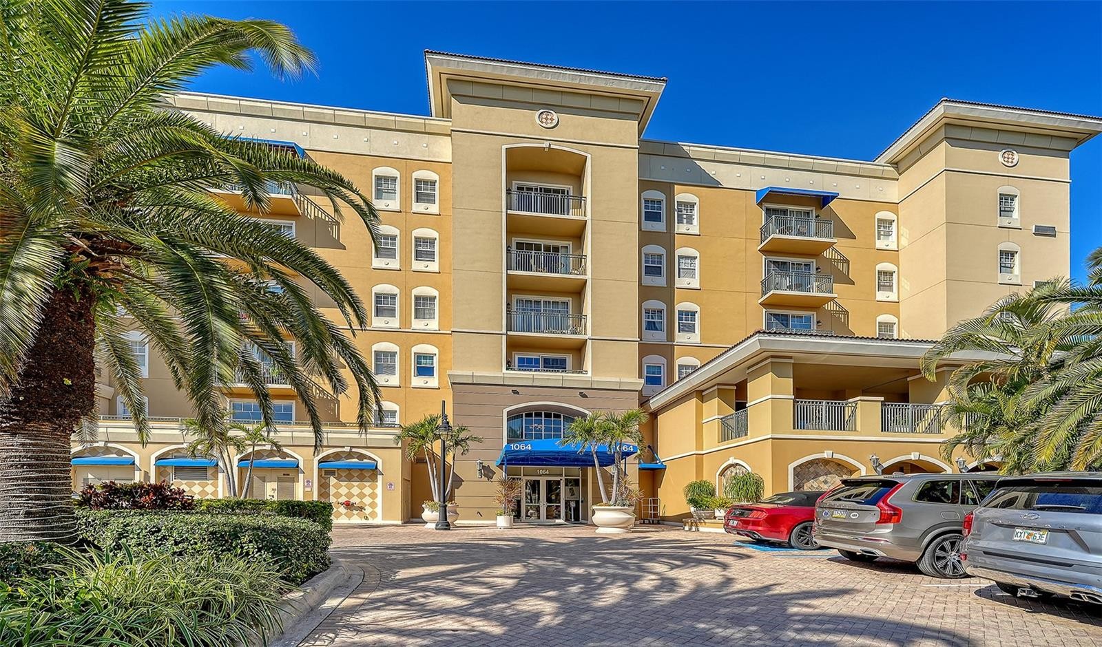 1064 N TAMIAMI TRAIL #1320