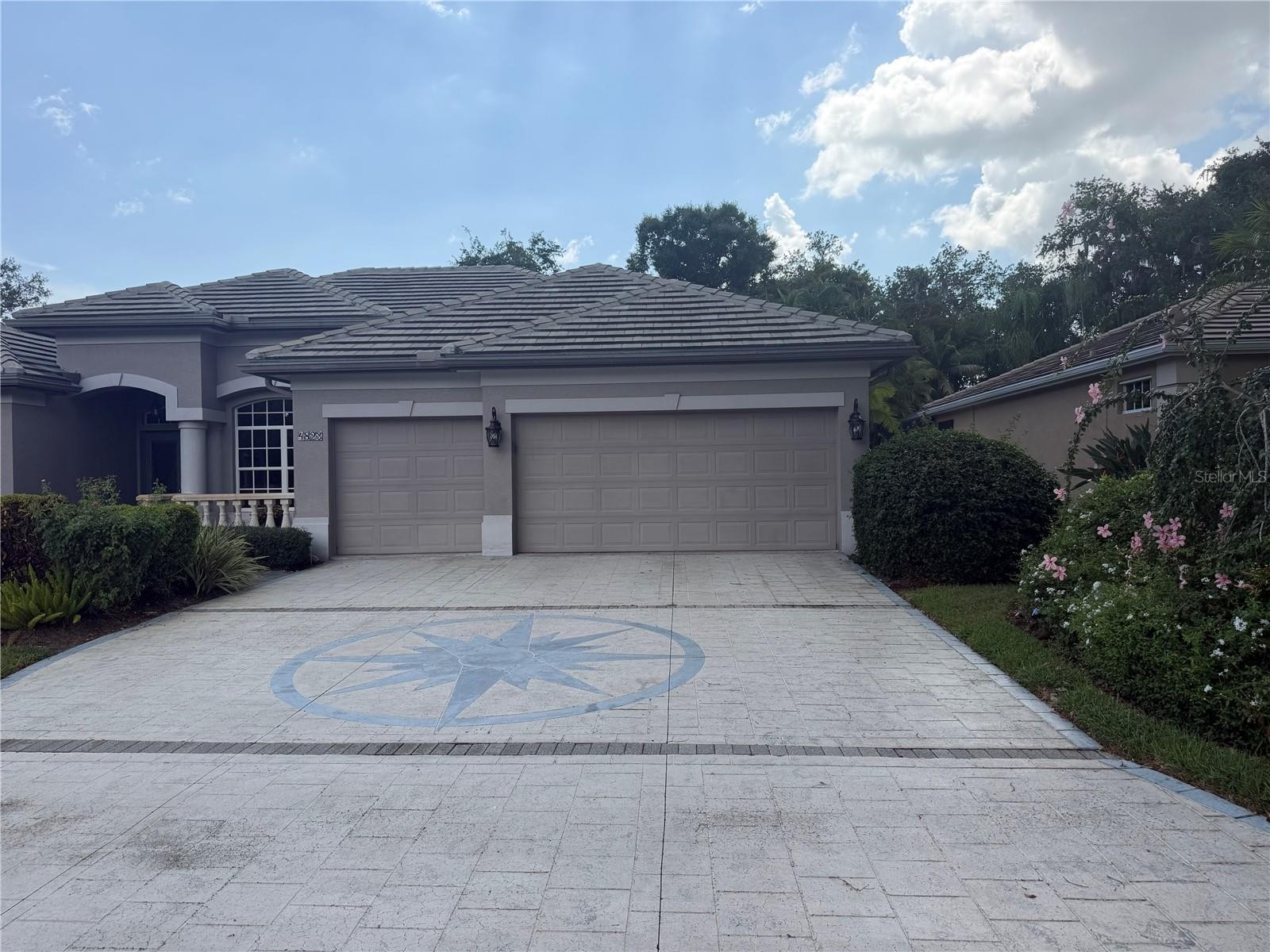 4823 CARRINGTON CIR