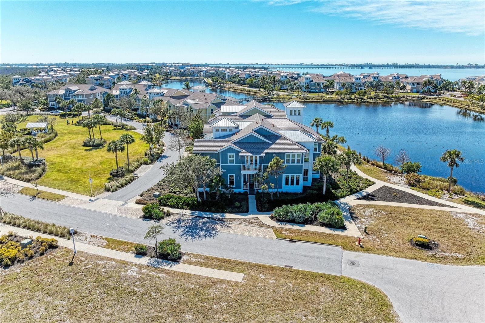 226 SAPPHIRE LAKE DR #101