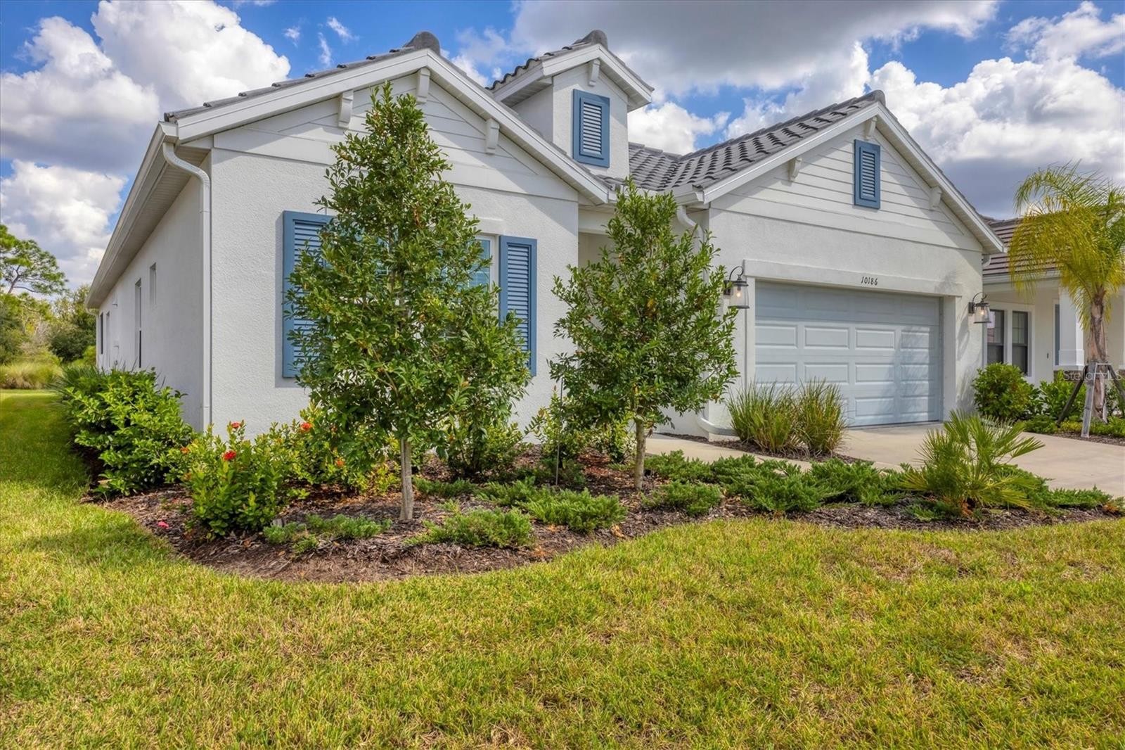 10186 CRYSTAL ISLE CIR