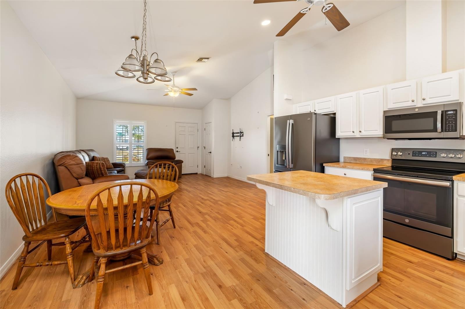 1983 FORKED CREEK DR