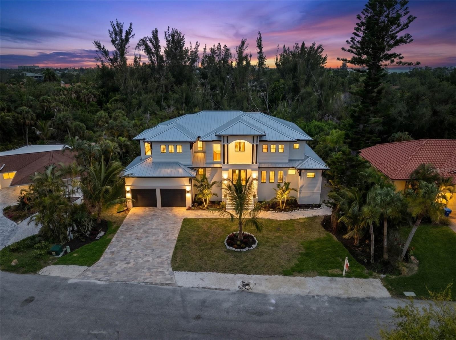 626 BUTTONWOOD DR