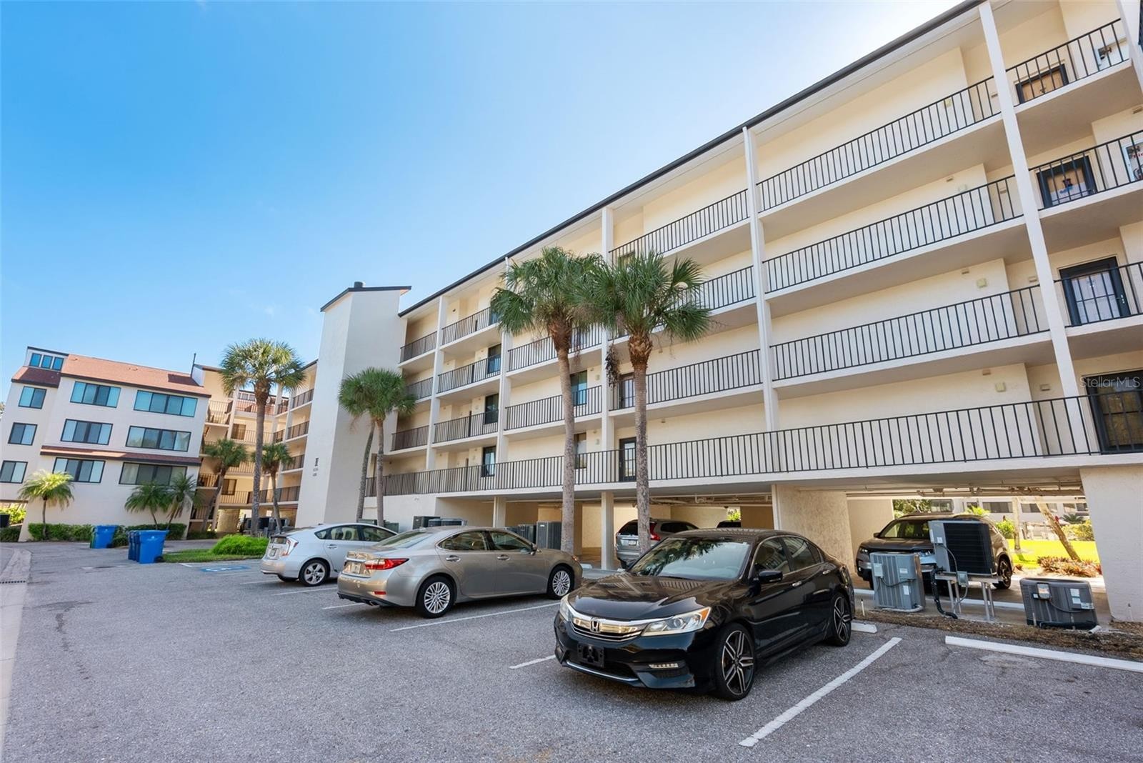 6285 MIDNIGHT PASS RD #406