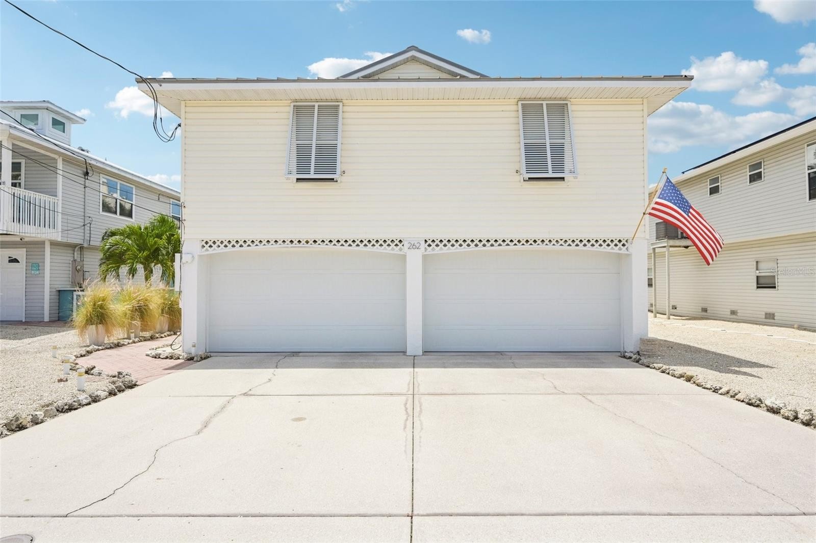 262 S HARBOR DR