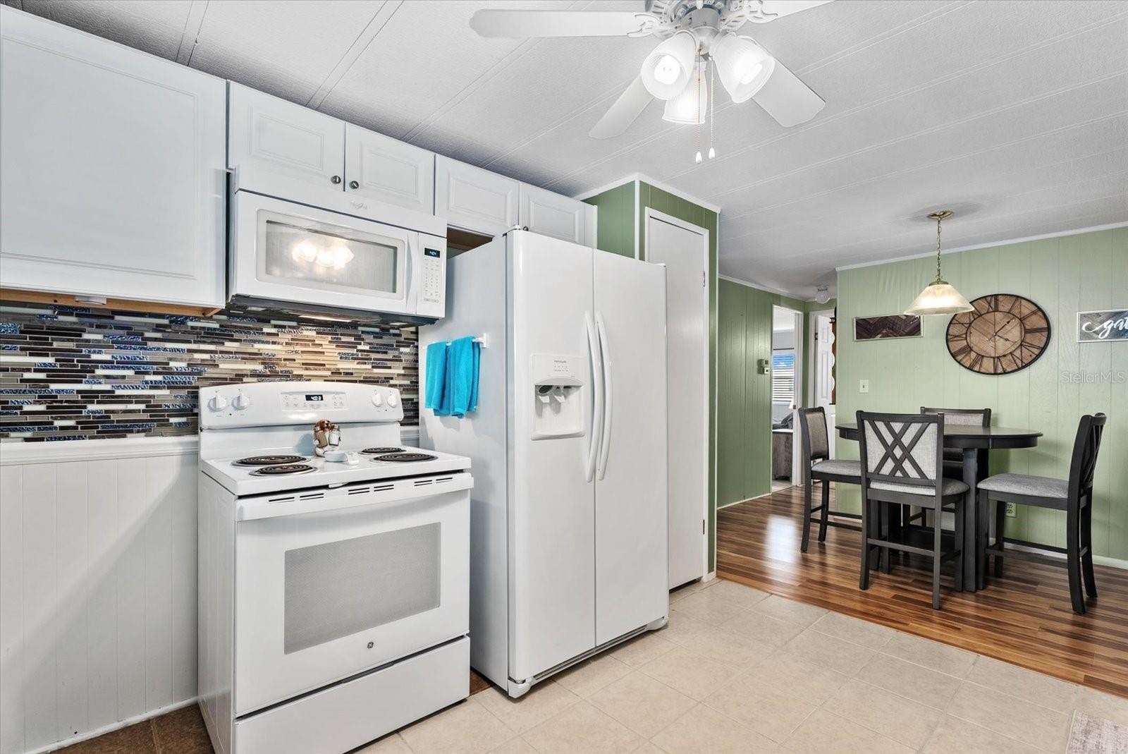 560 FAIRMOUNT DR