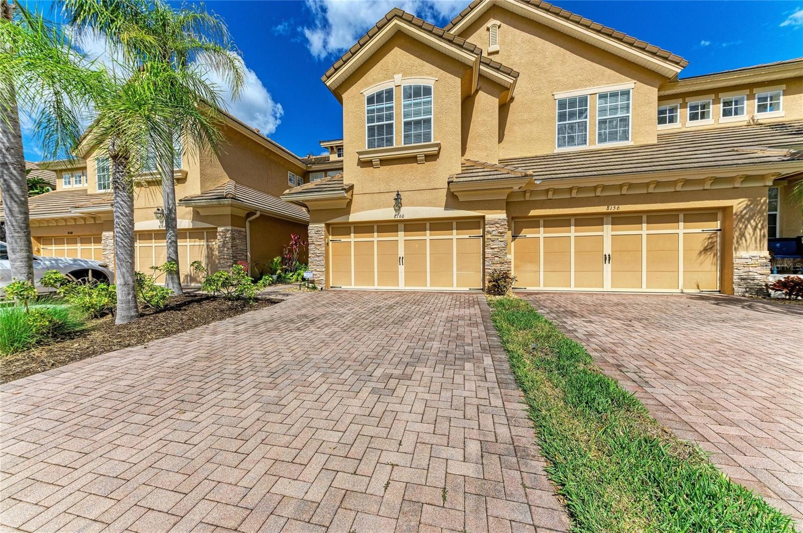 8160 VILLA GRANDE CT