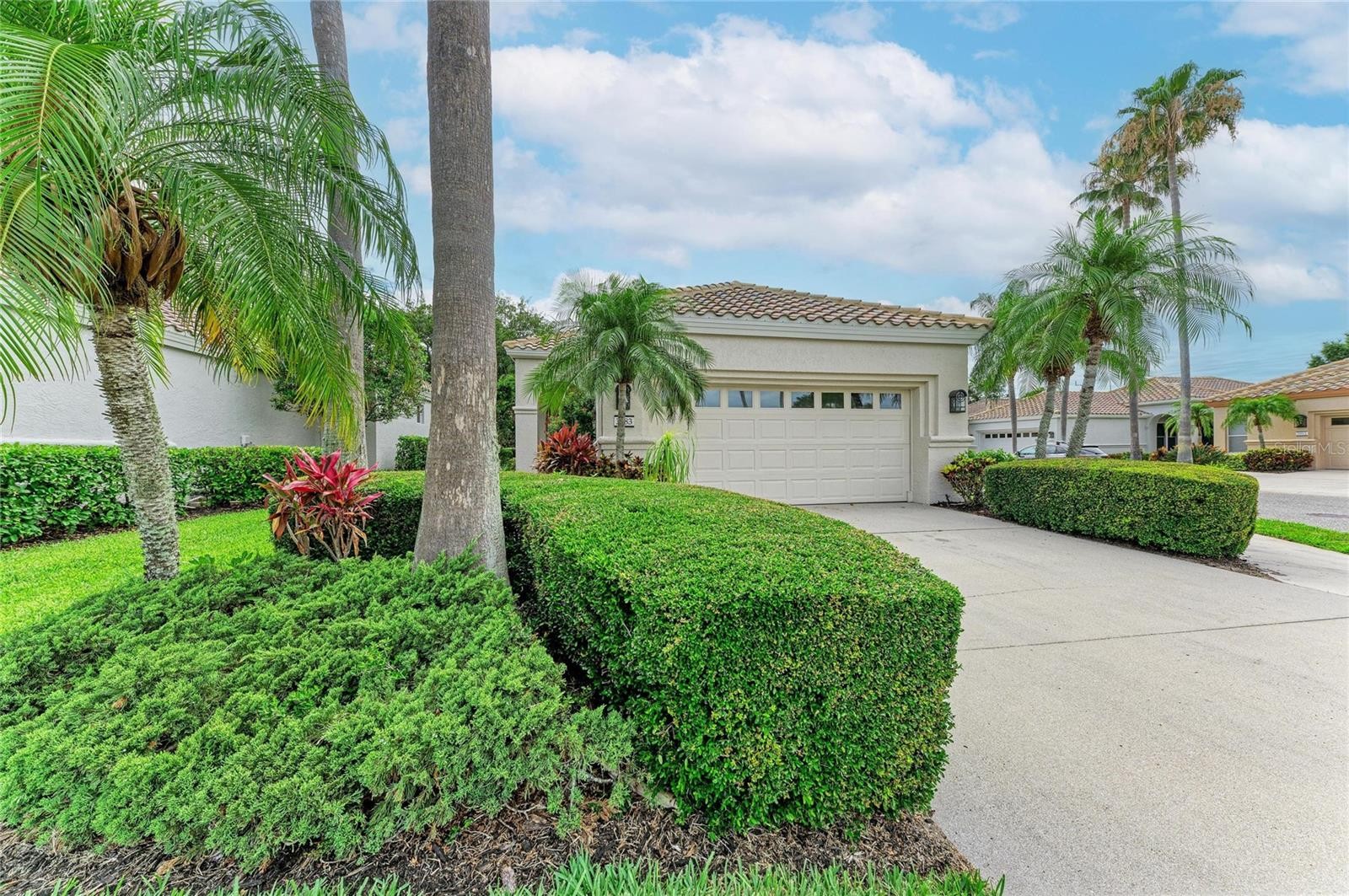 3883 ALAMANDA DR