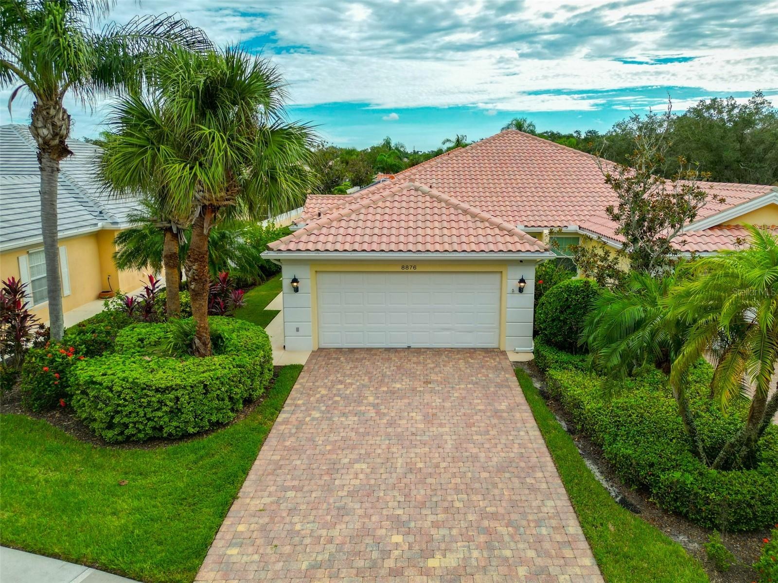 8876 ESTEPONA CT