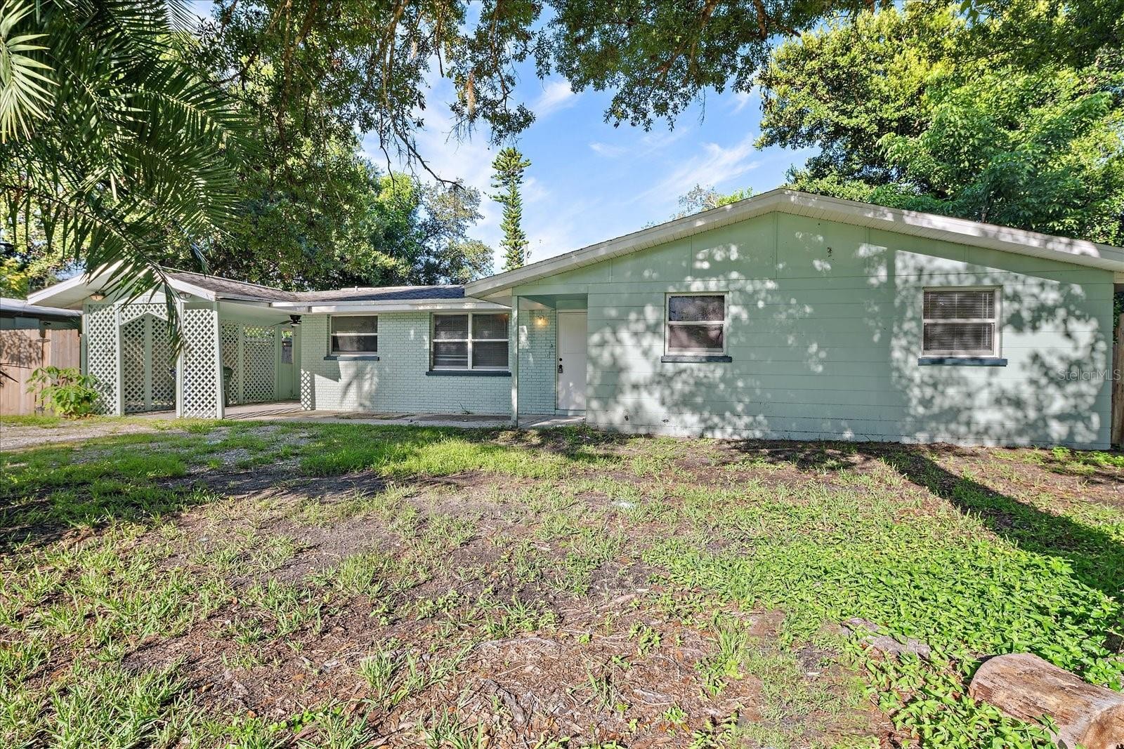 403 PINEWOOD AVE