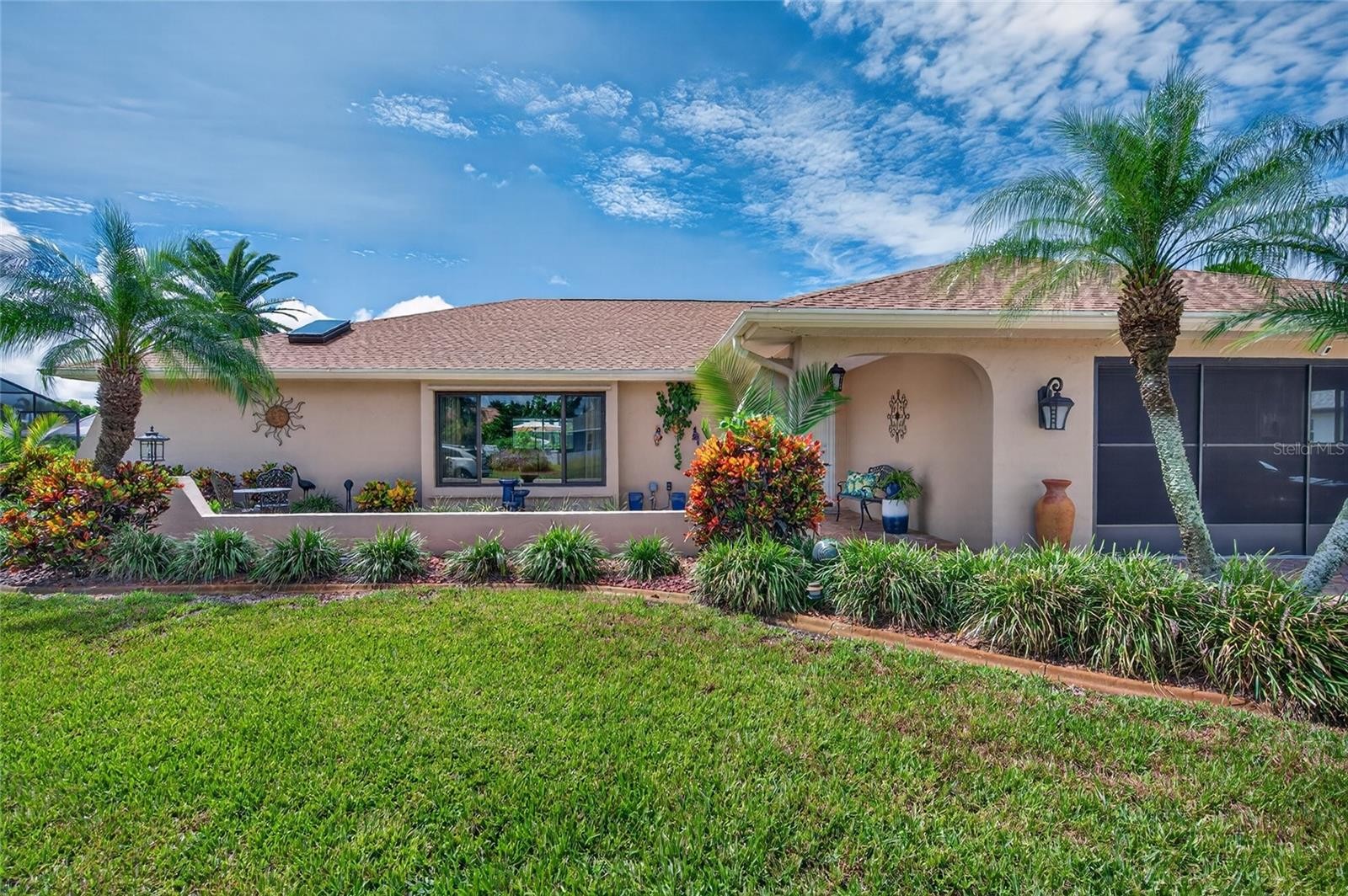 156 HOURGLASS DR