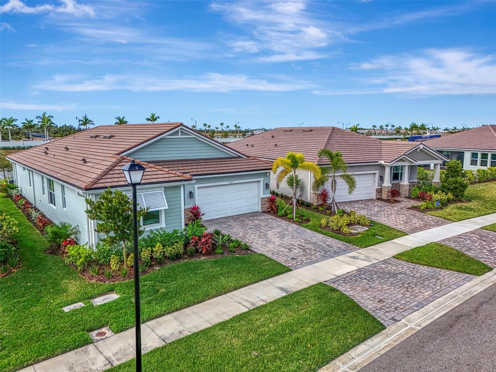11647 MYAKKA BLUE DR