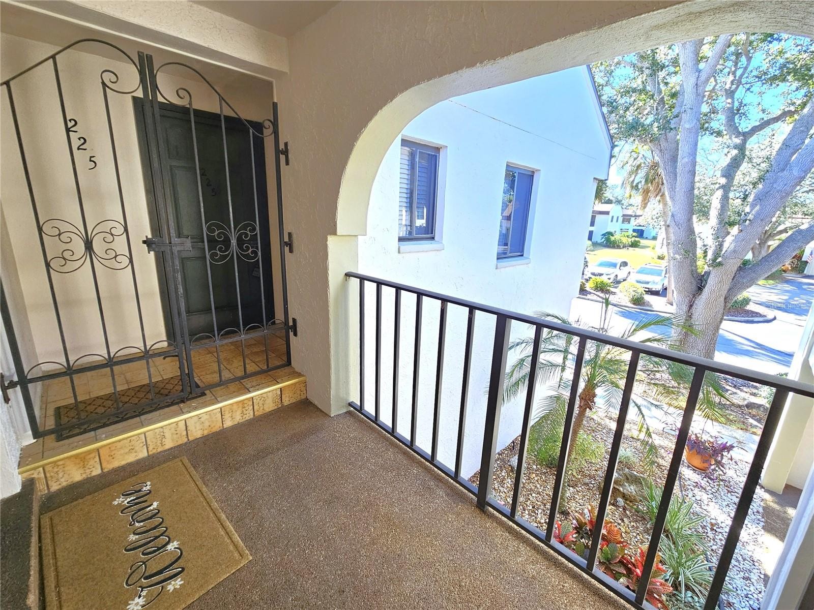 812 CAPRI ISLES BLVD #225