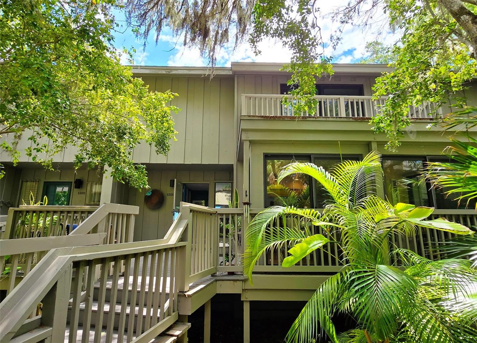 1335 LANDINGS DR #9
