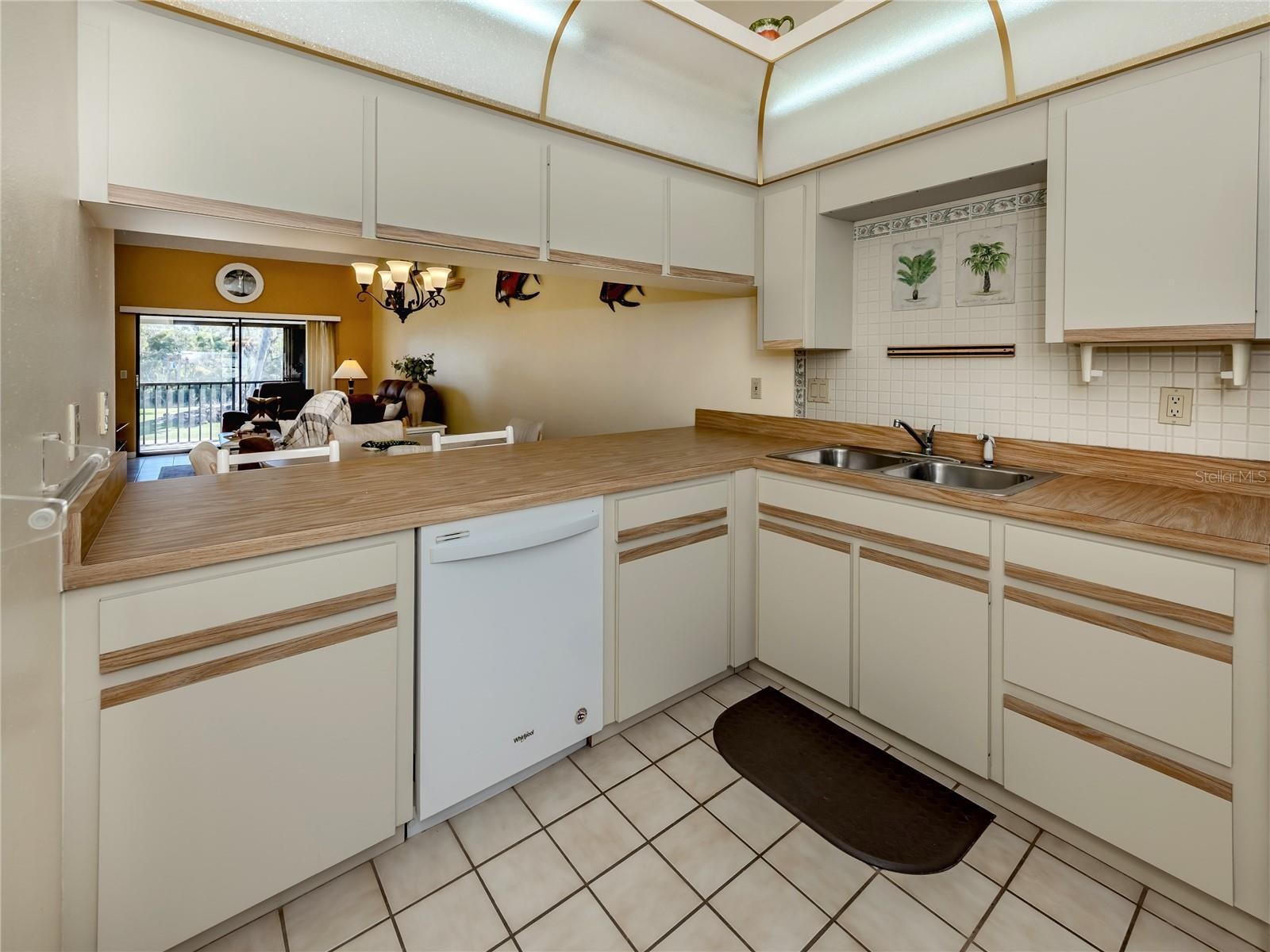 934 CAPRI ISLES BLVD #210