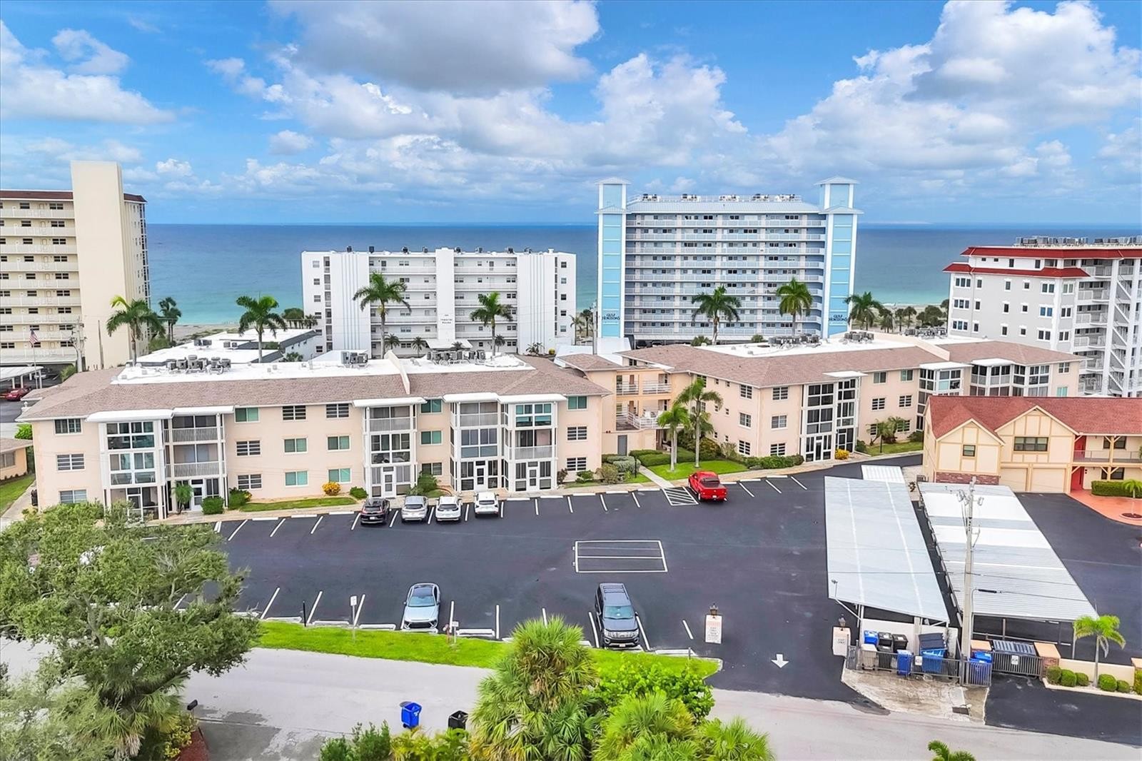 200 THE ESPLANADE N #B20