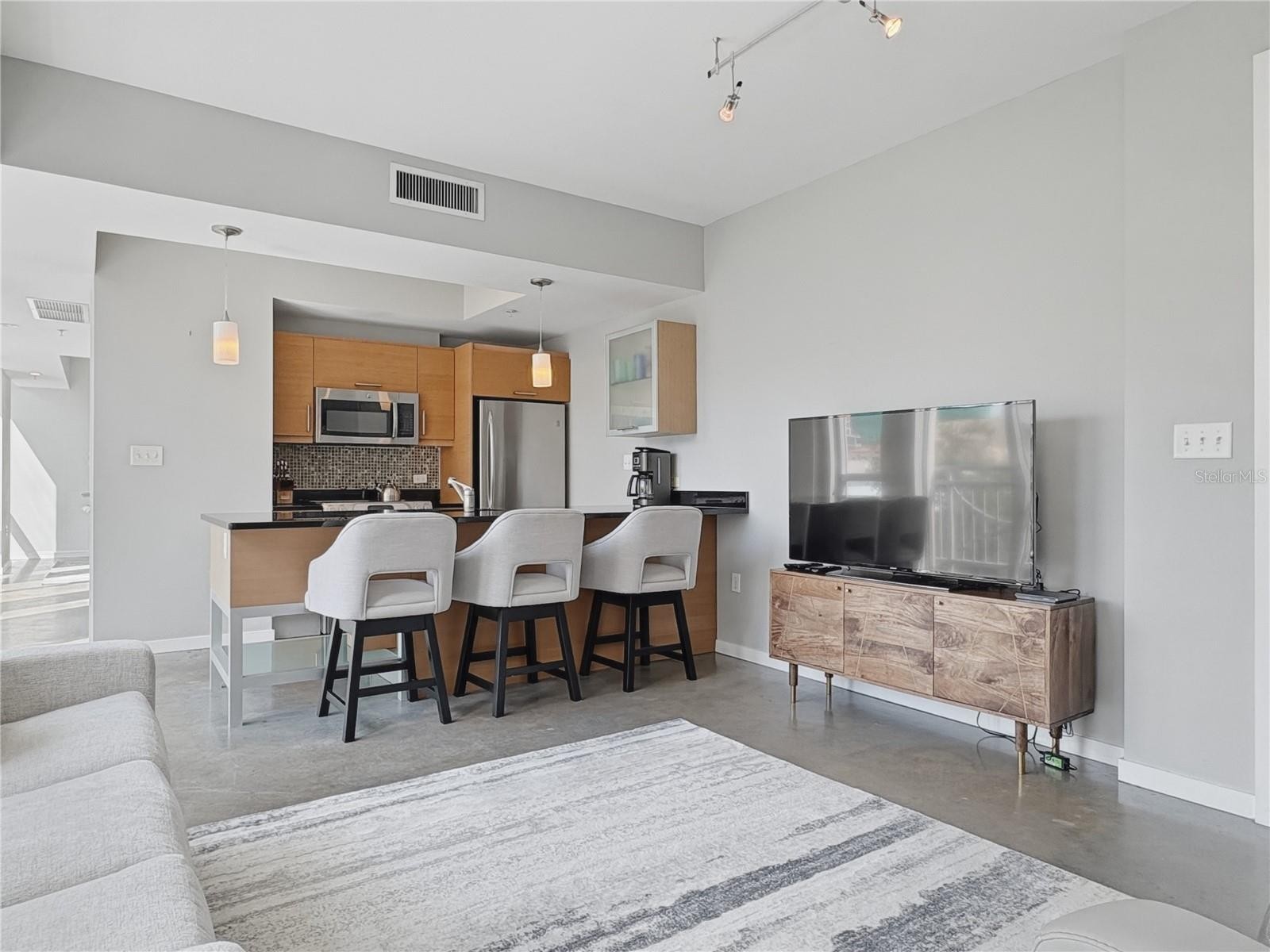 1350 MAIN ST #302