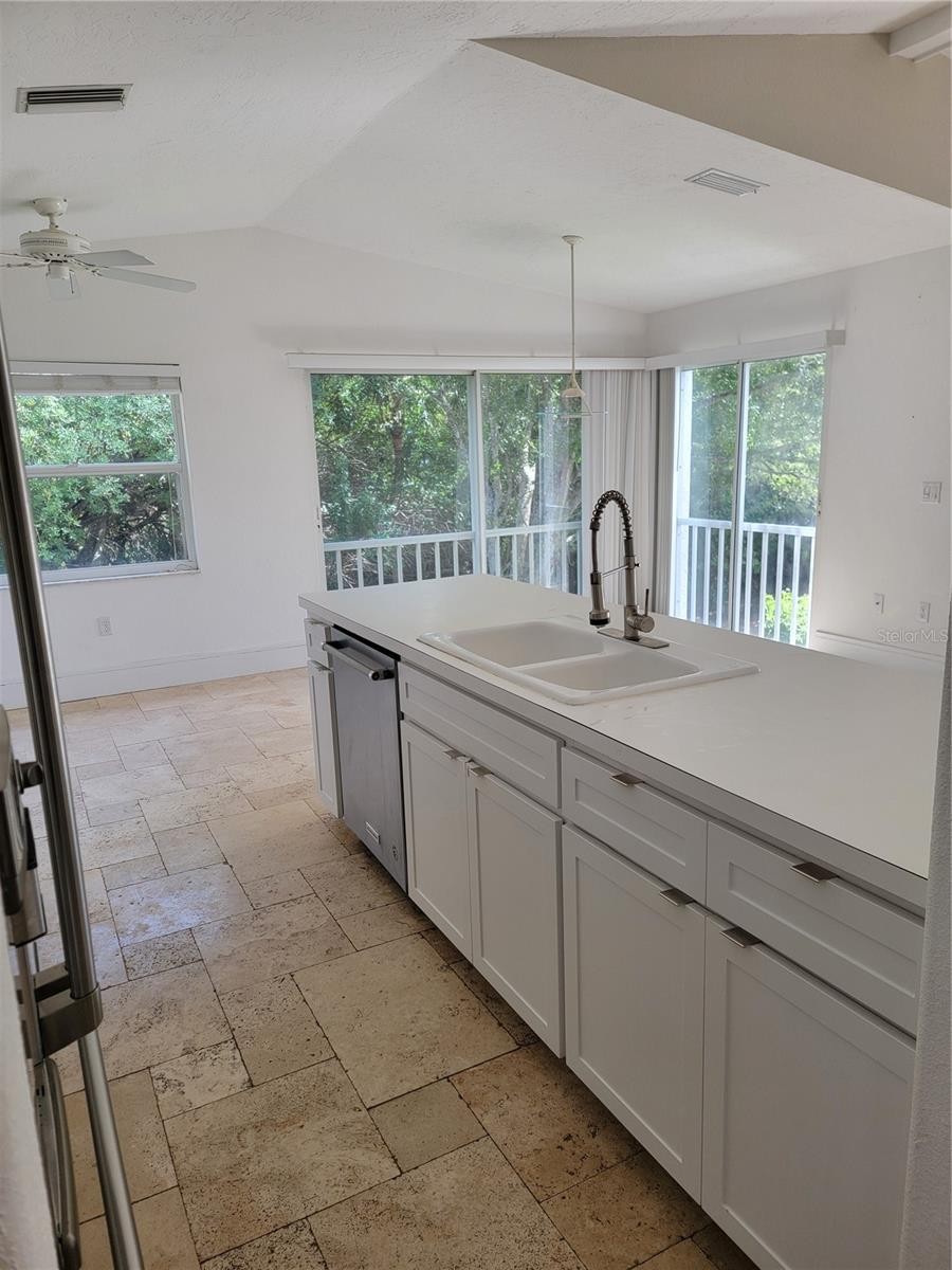 5654 SHEFFIELD GREENE CIR #28