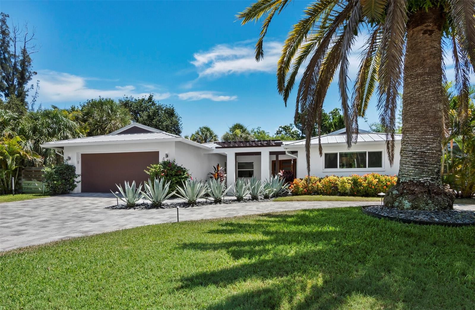 622 TROPICAL CIR