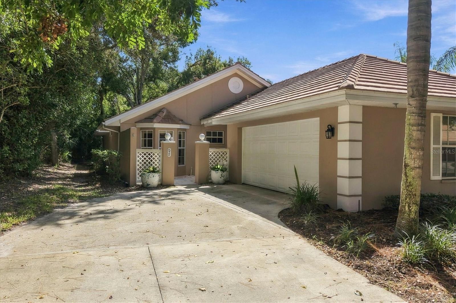 572 CLUBSIDE CIR #34