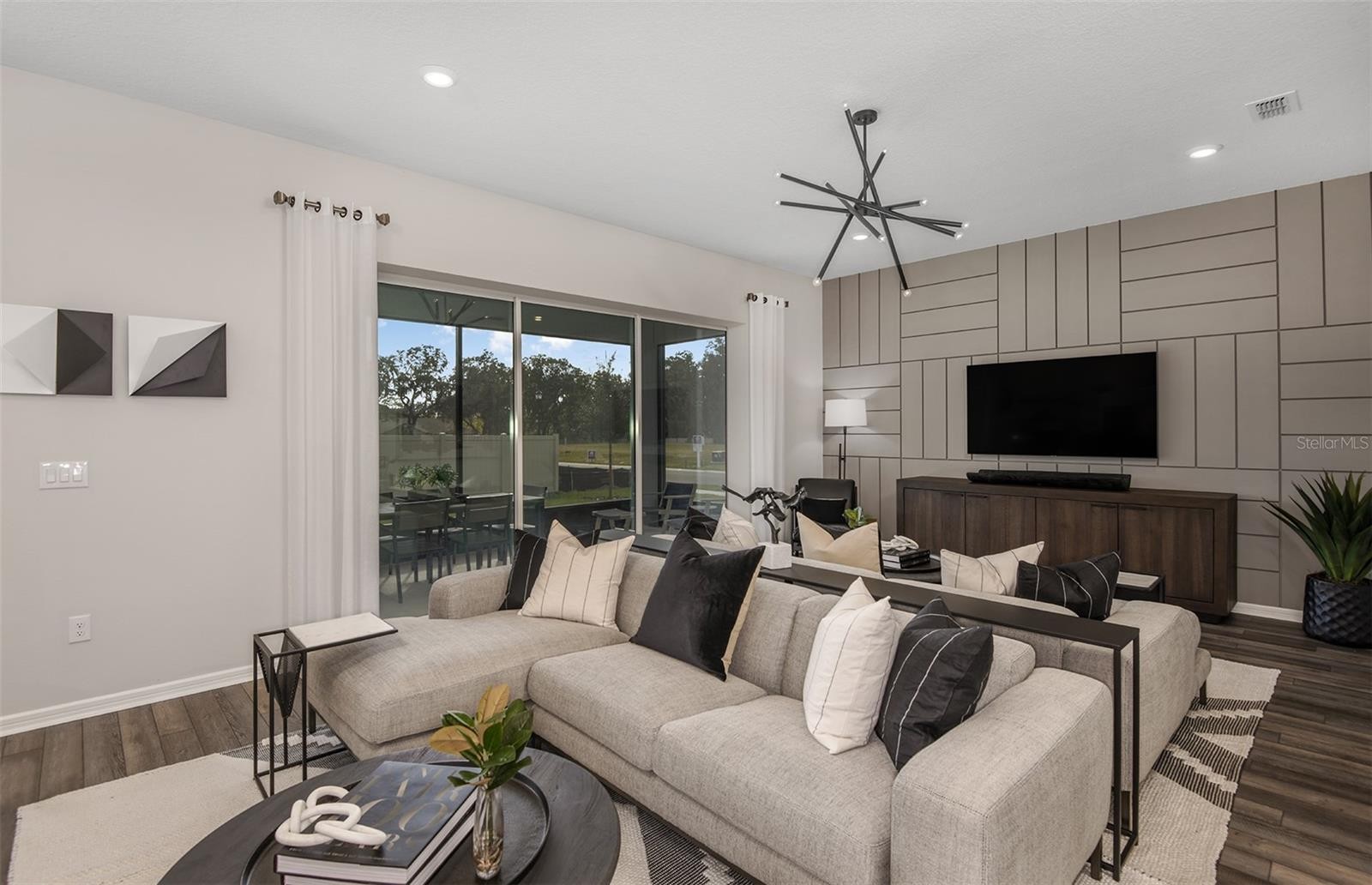 10049 TRELLIS VINE WAY