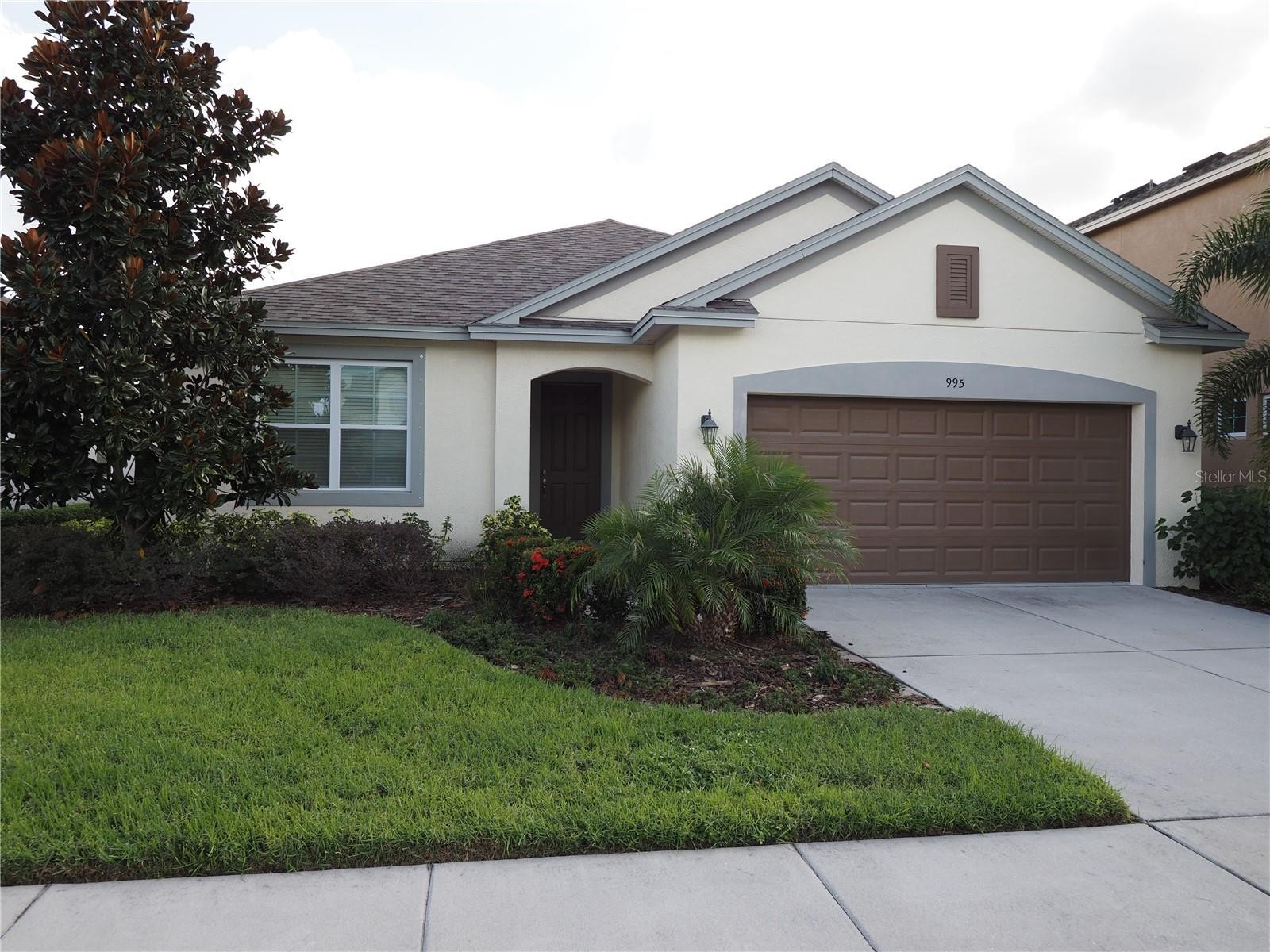 995 MOLLY CIR