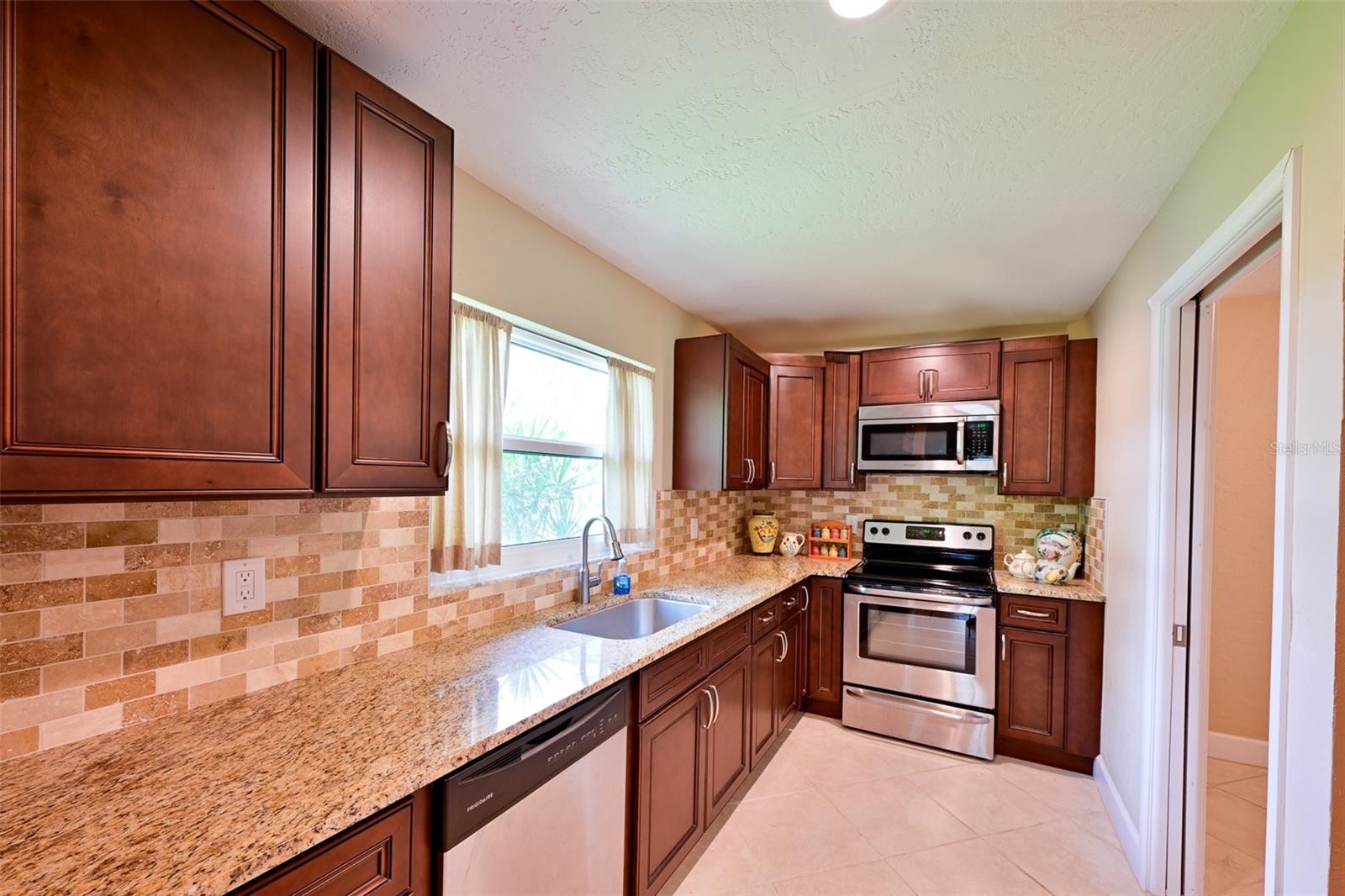 1614 STAFFORD LN #1206