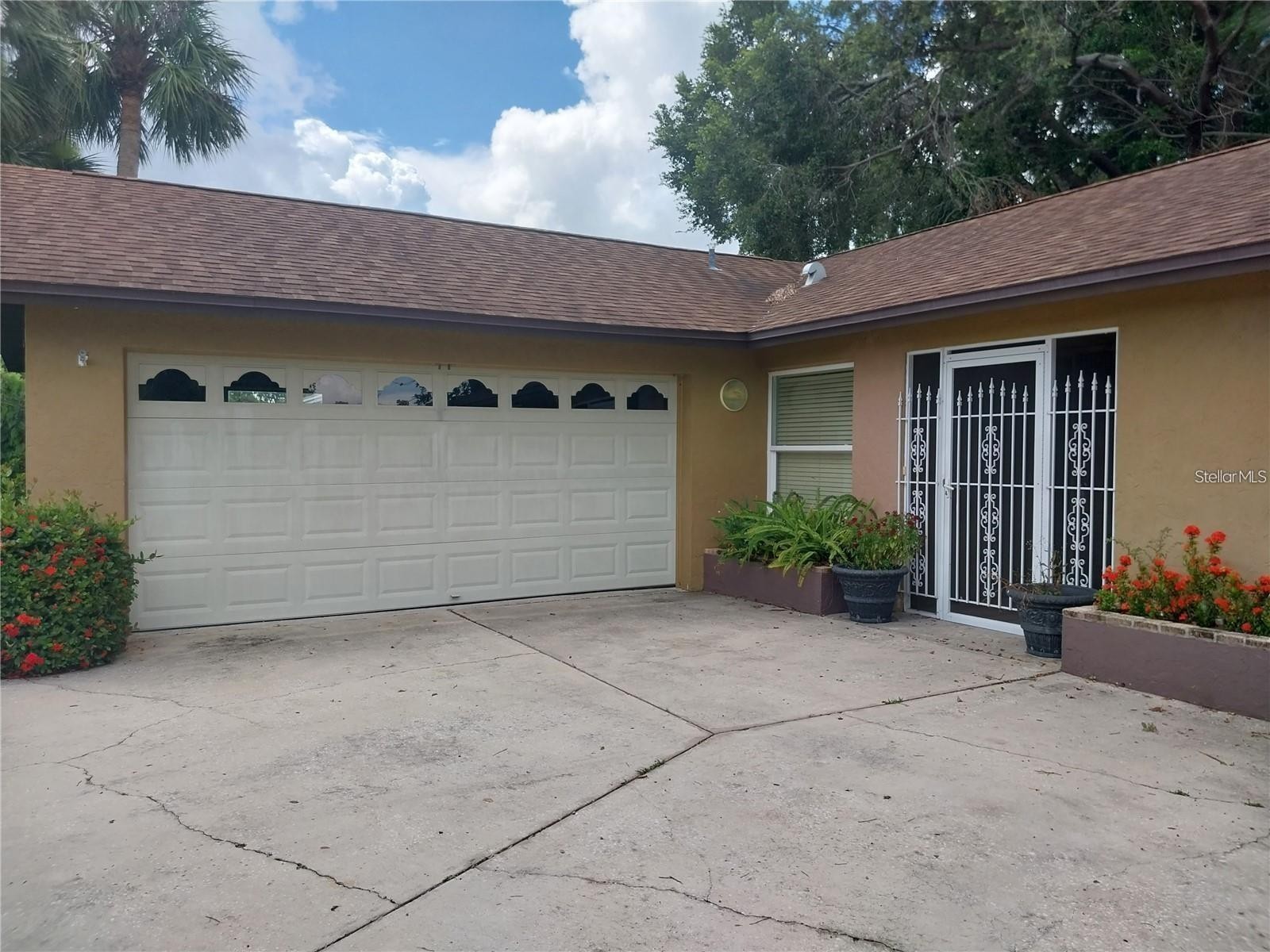 3962 BASSWOOD DR