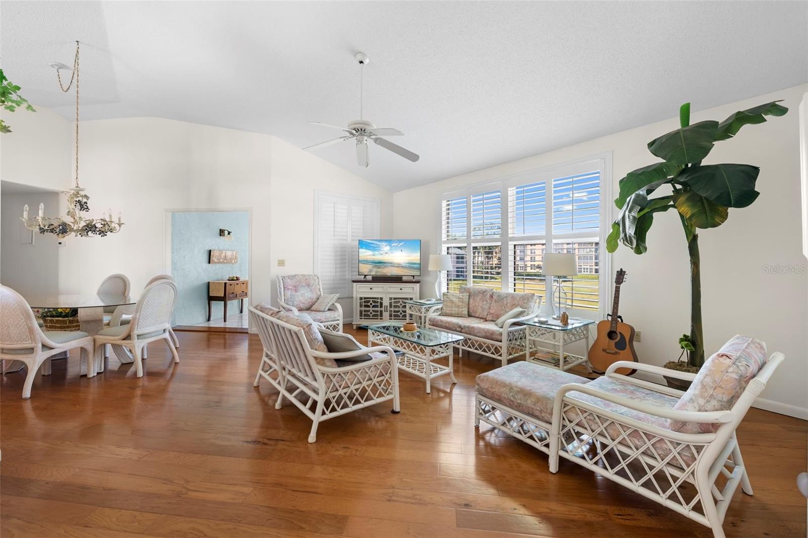 4220 PINEBROOK CIR #10