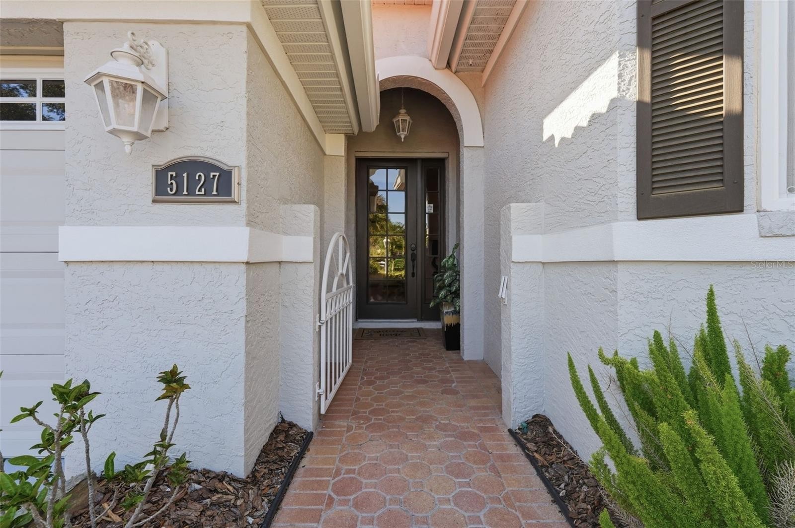 5127 HANGING MOSS LN