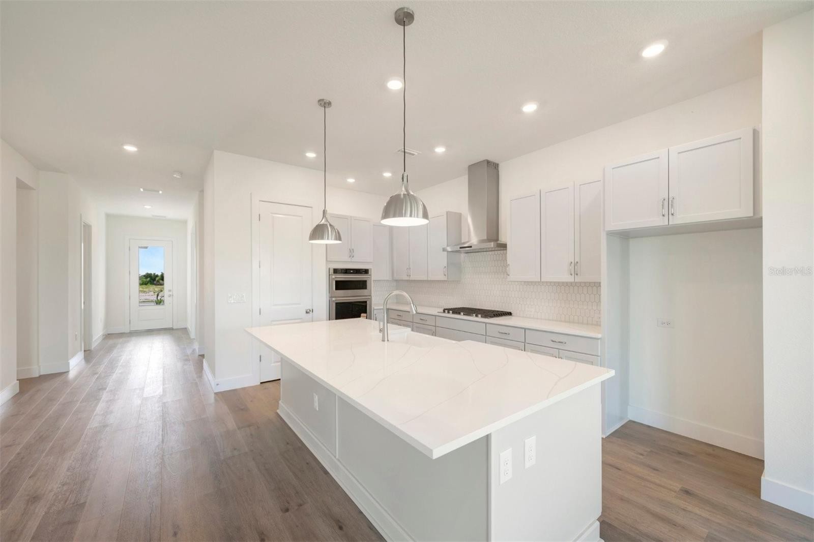 17972 FOXTAIL LOOP