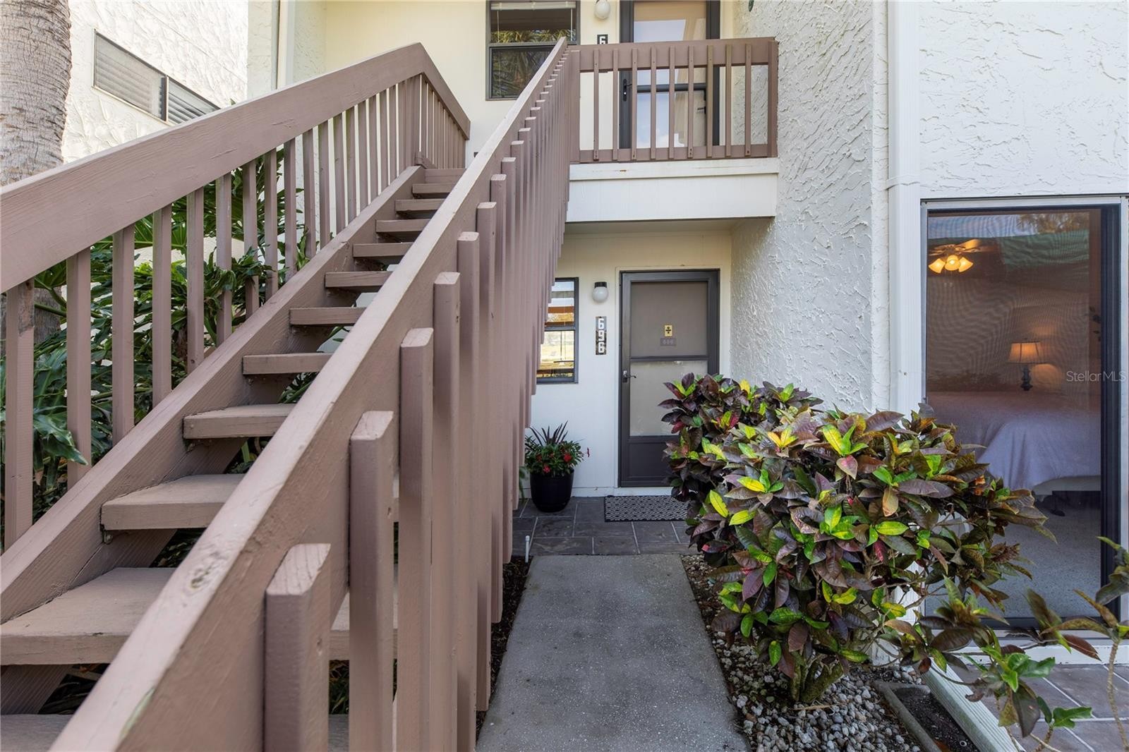 696 BIRD BAY DR W #138