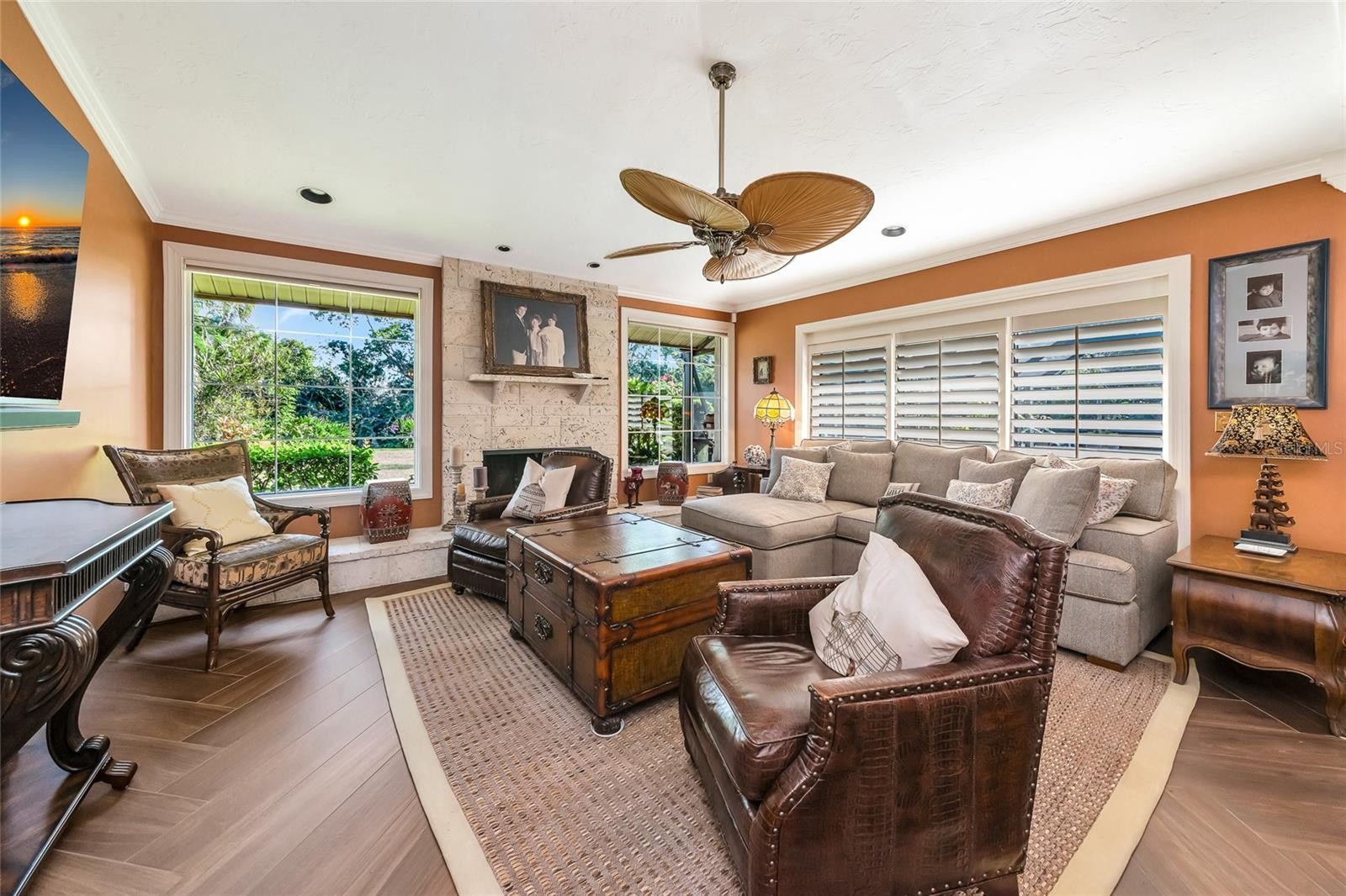 6976 COUNTRY LAKES CIR