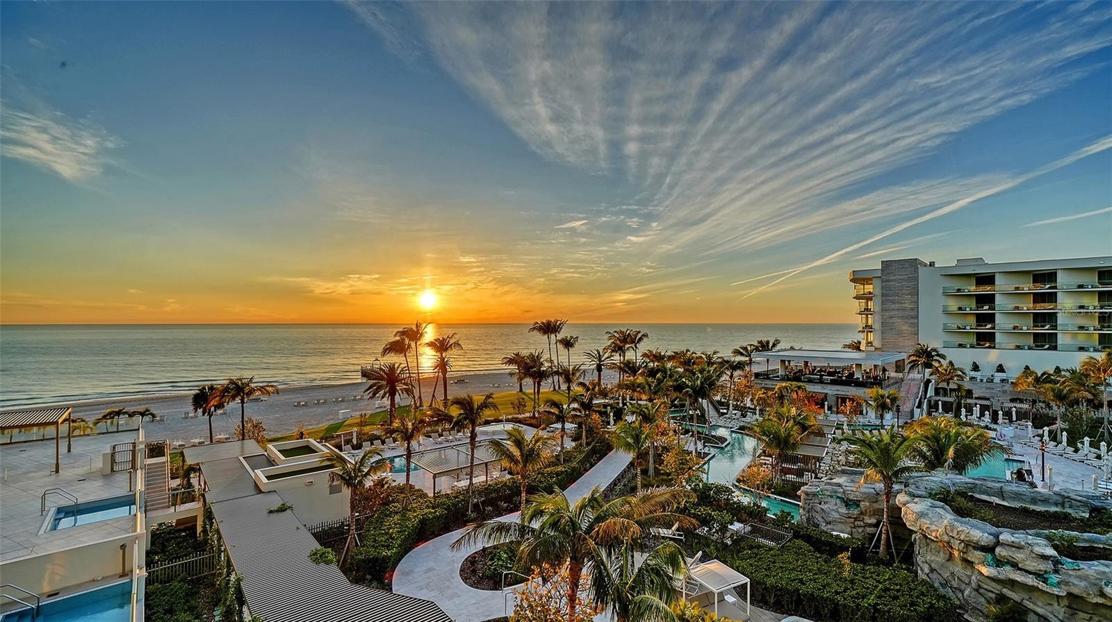 1561 GULF OF MEXICO DR #404