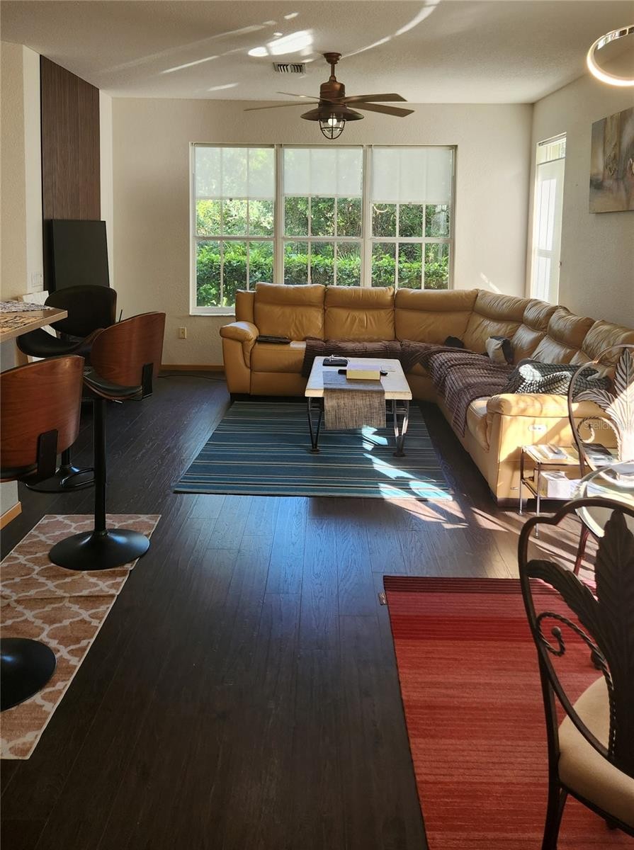 2484 MAGNOLIA CIR