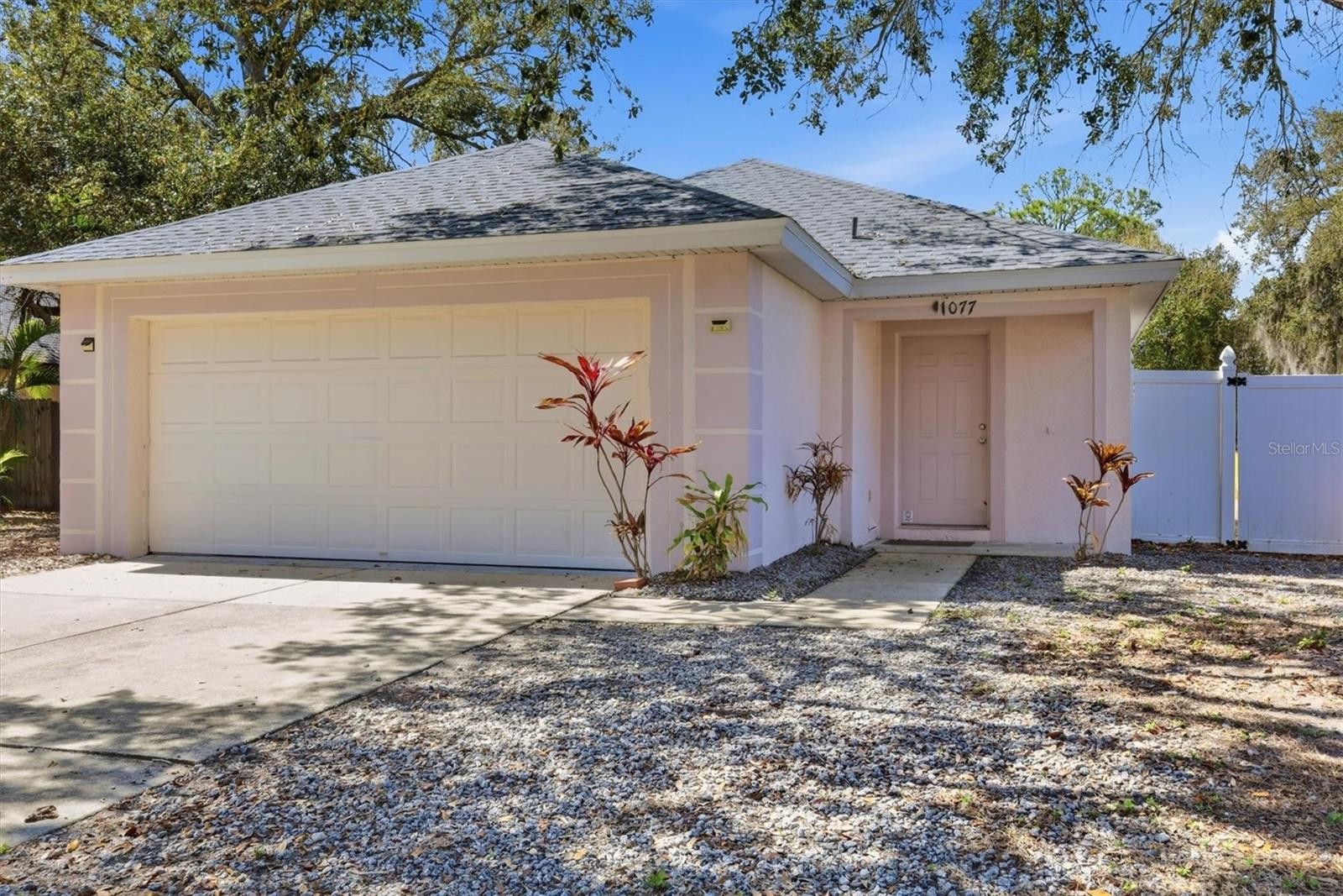 1077 N JEFFERSON AVE