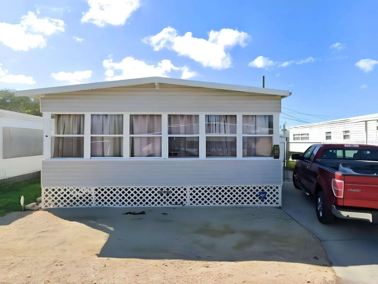 916 51ST AVENUE PLZ W