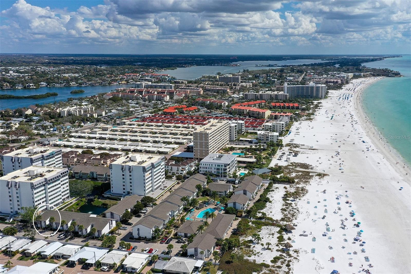 1050 W PEPPERTREE LN #116B