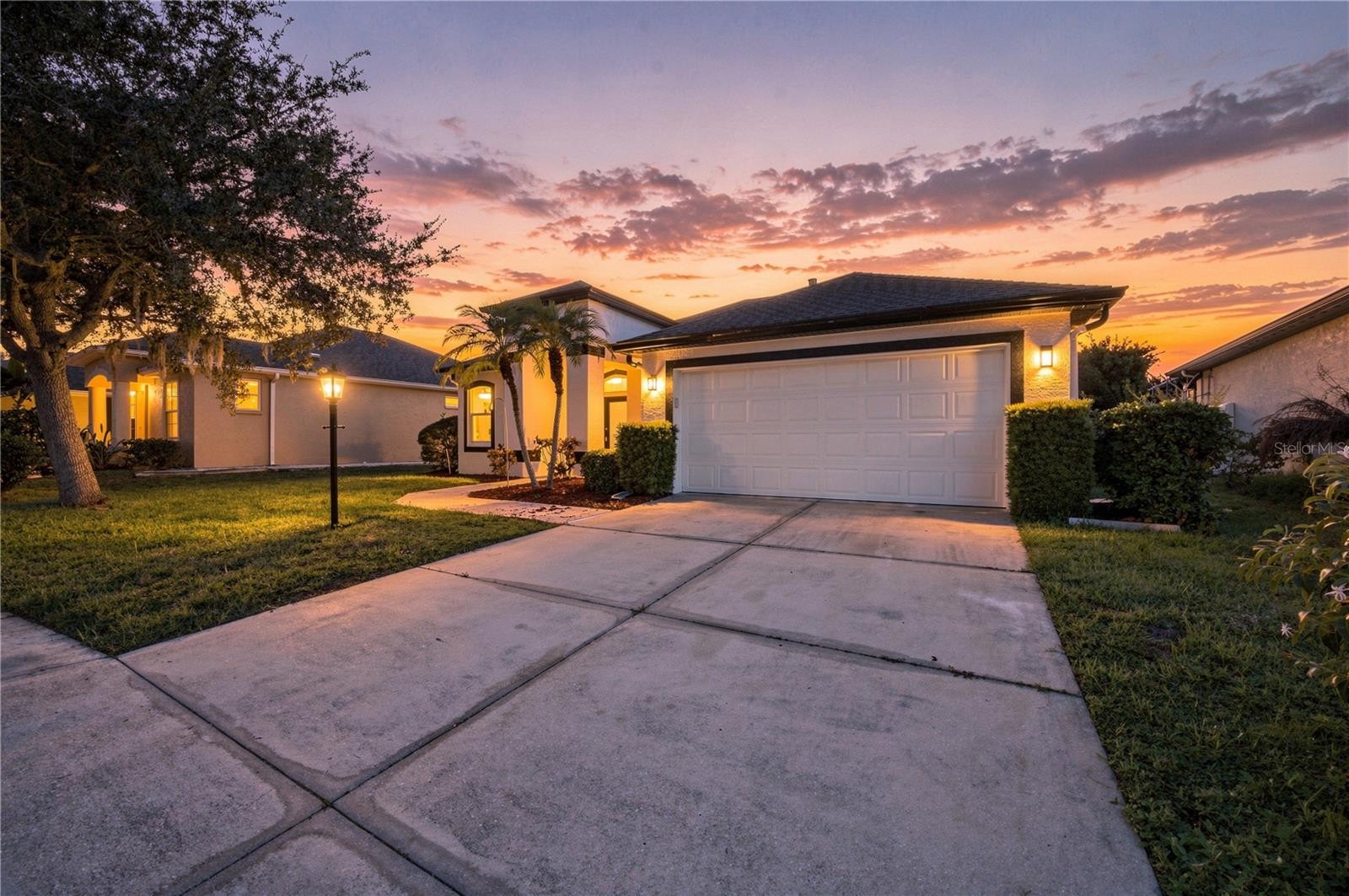518 HUNTER LN