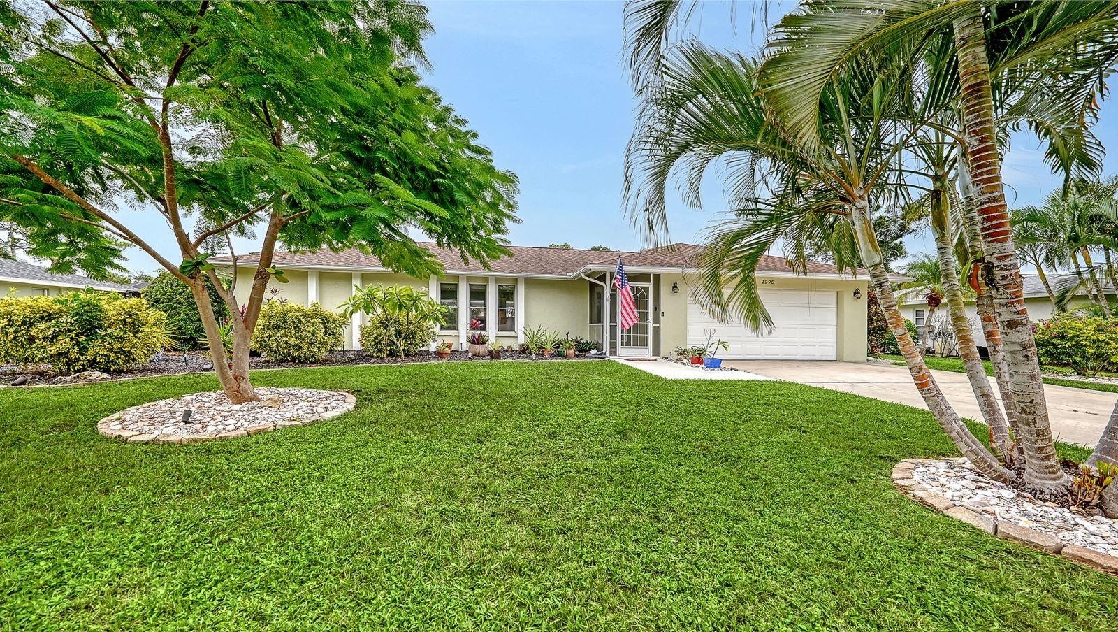 2295 PINE VIEW CIR