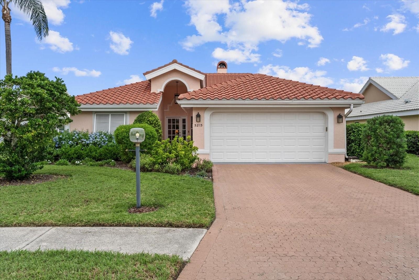 5815 FAIRWOODS CIR
