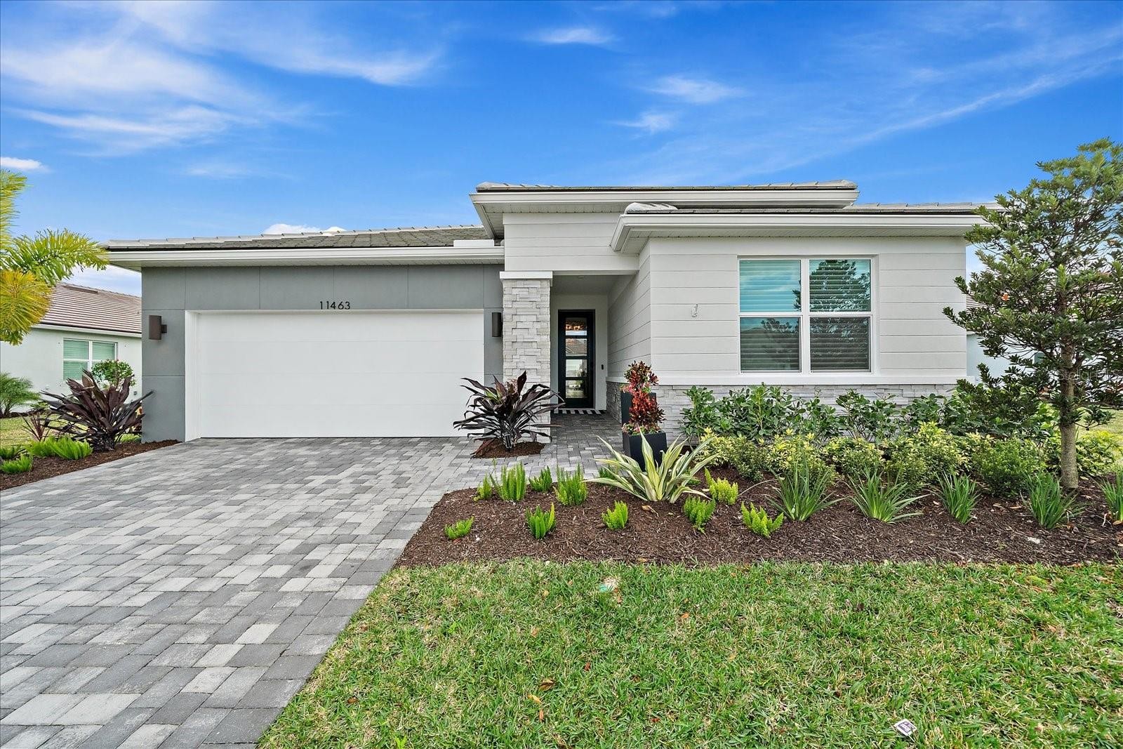 11463 MYAKKA BLUE DR