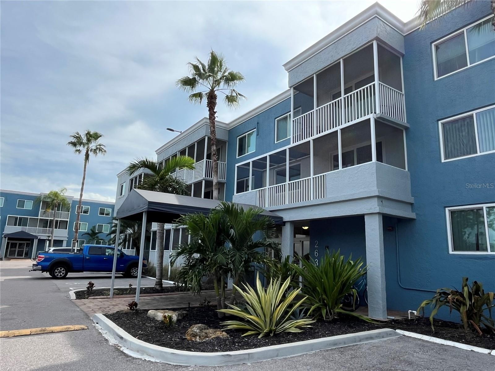 2630 COCONUT BAY LANE #6211 (2F)