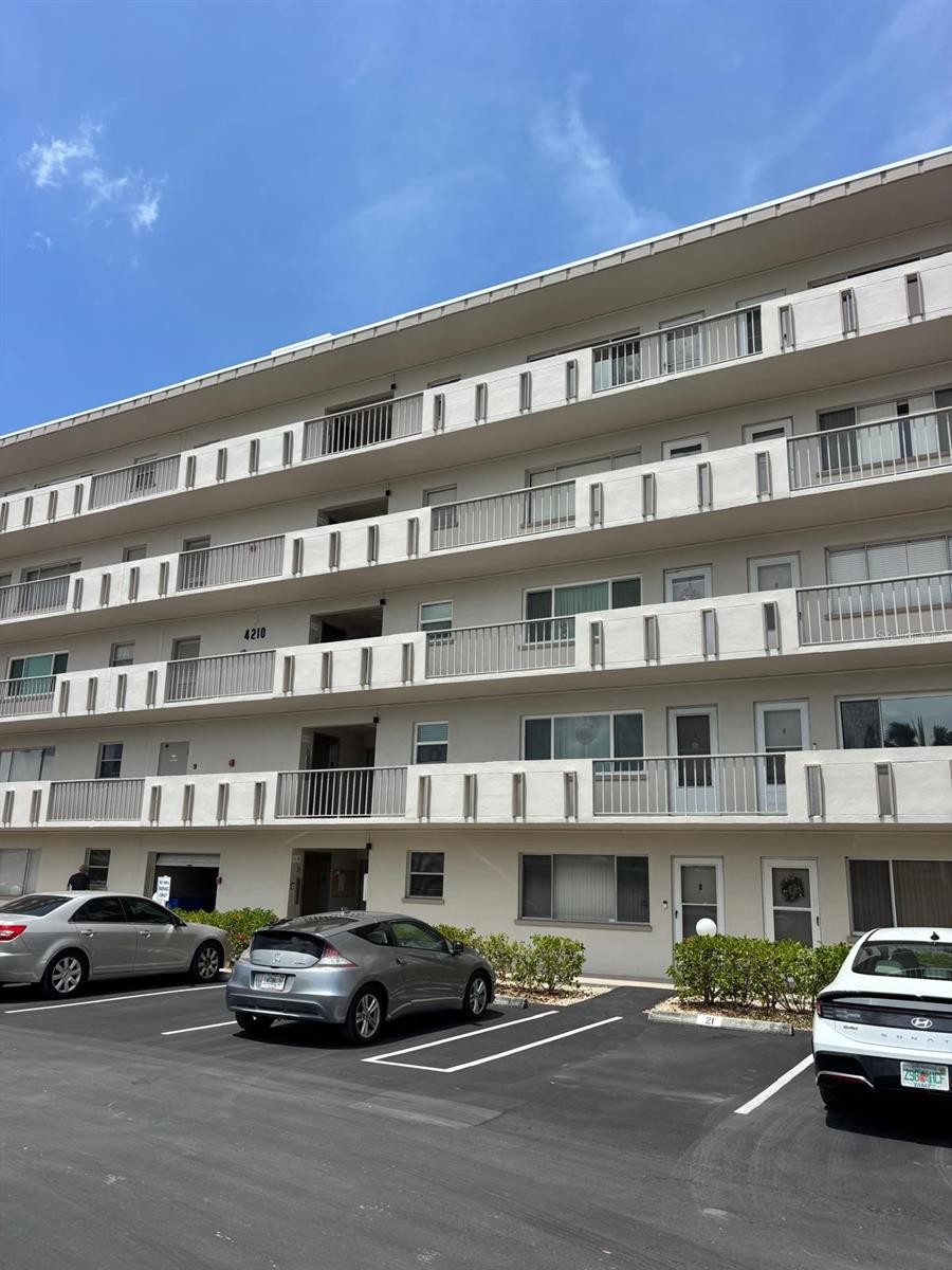 4210 IRONWOOD CIR #404J