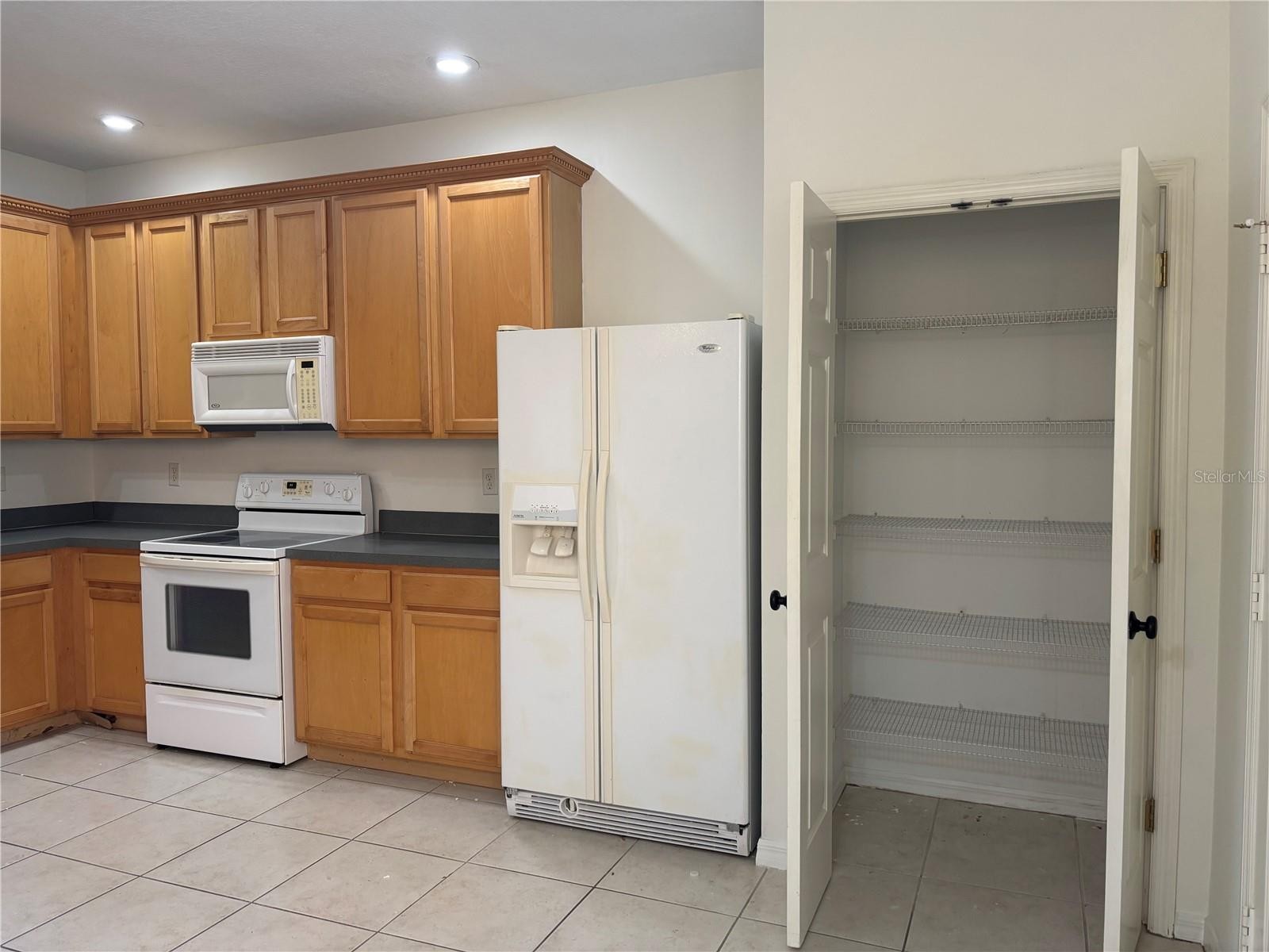 3429 PARKRIDGE CIR #19-103