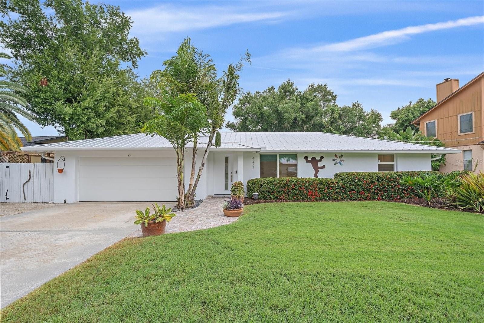 4271 LAGO WAY